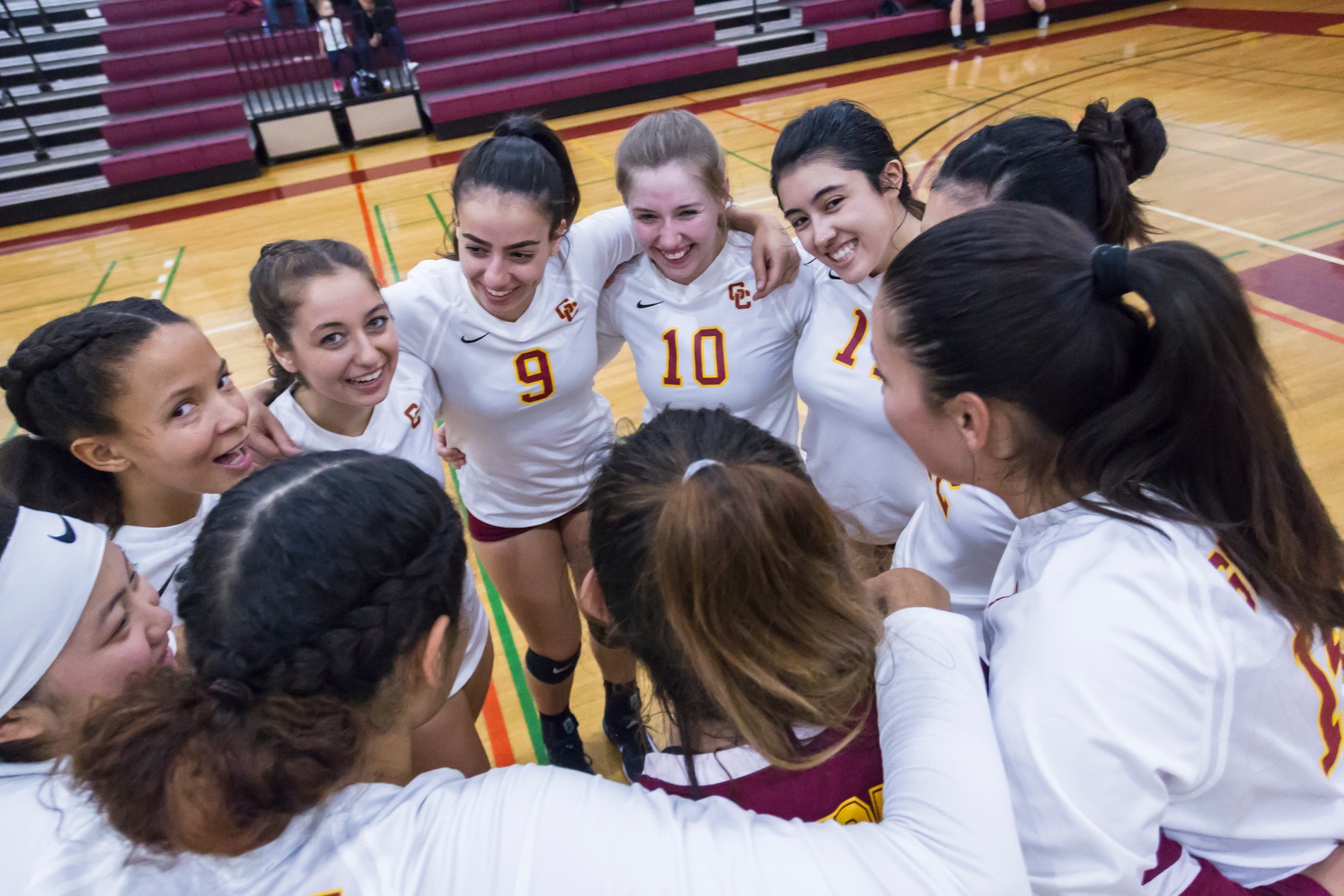 Vaqueros Volleyball push to four sets