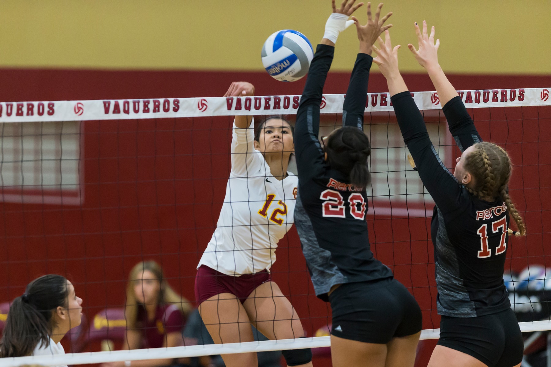 Glendale Women's Volleyball fell to L.A. Pierce College 3-0 last Friday at home, 25-19, 25-16 and 25-13.