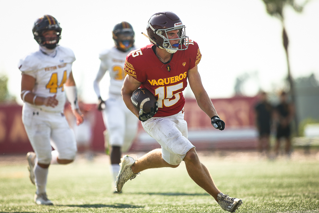 Glendale makes most of scoring chances in 37-13 win over Victor Valley College Sept. 14